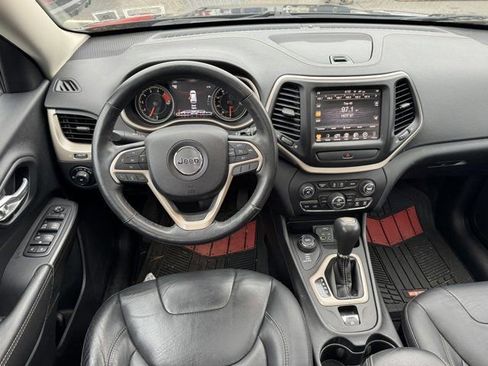 Used 2016 Jeep Cherokee Limited image 12