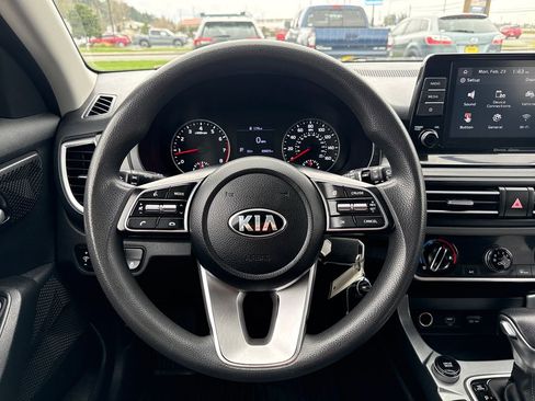 Used 2021 Kia Seltos LX image 25