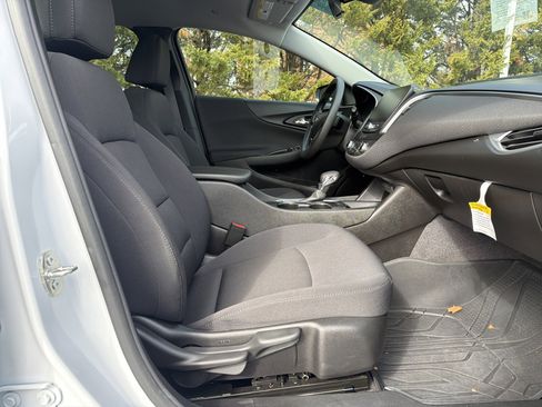 Used 2023 Chevrolet Malibu LT image 31