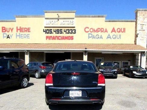 Used 2016 Chrysler 300 C RWD image 8