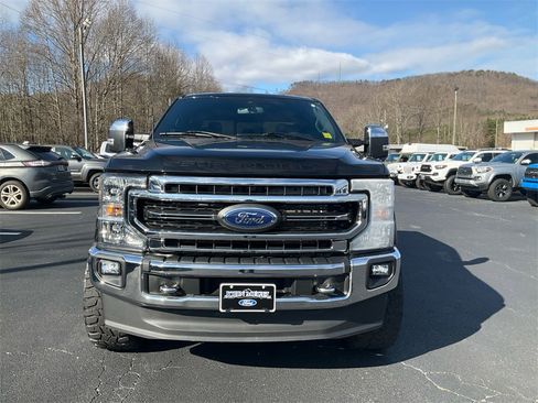 Used 2022 Ford F250 Lariat w/ Chrome Package image 2
