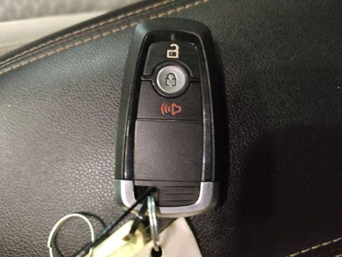 Used 2022 Ford Escape SE FWD image 32