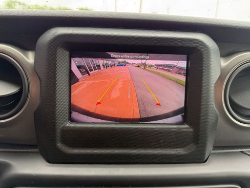 Used 2022 Jeep Wrangler Unlimited Sport AWD/4WD image 18