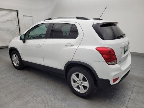 Used 2021 Chevrolet Trax LT w/ LT Convenience Package FWD image 3