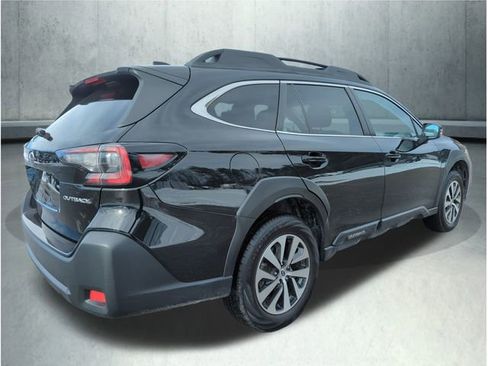Used 2024 Subaru Outback Premium image 6