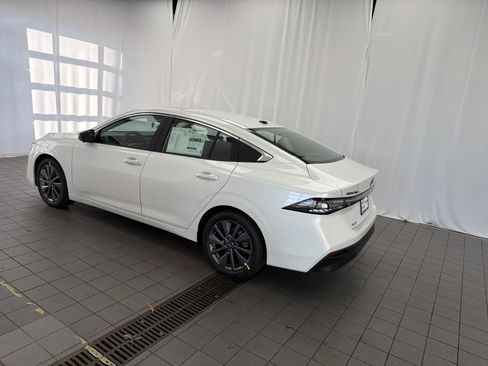 New 2026 Nissan Sentra SL w/ Floor Mat Package FWD image 7
