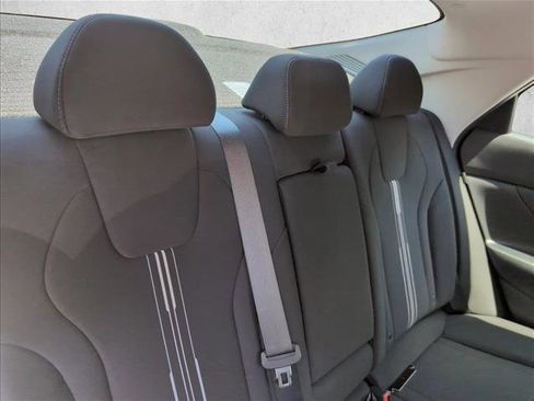 Certified 2025 Hyundai Elantra SEL FWD image 23