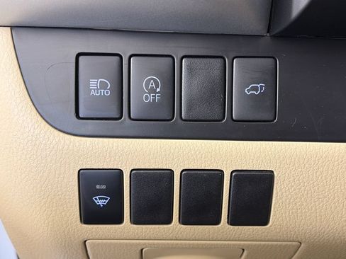 Used 2019 Toyota Highlander XLE AWD/4WD image 24