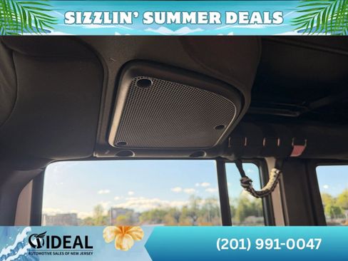 Used 2016 Jeep Wrangler Unlimited Sahara w/ Connectivity Group AWD/4WD image 43