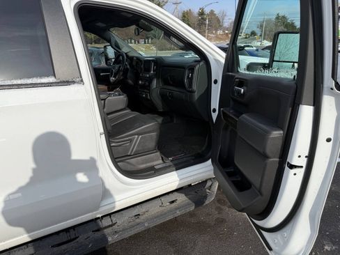 Used 2020 Chevrolet Silverado 1500 LT AWD/4WD image 8