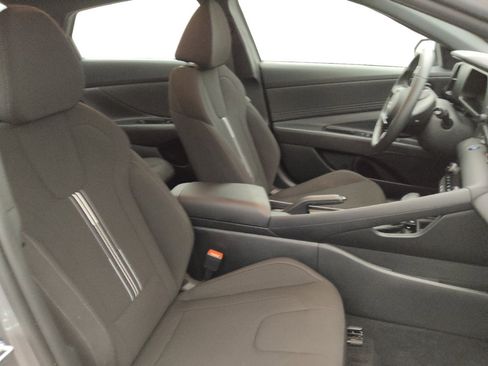 Used 2025 Hyundai Elantra Sport FWD image 21