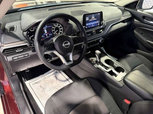 Used 2025 Nissan Altima 2.5 SV image 31