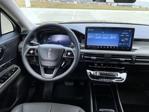 Certified 2024 Lincoln Corsair AWD w/ Equipment Group 101A image 14