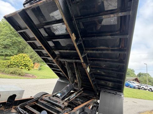 Used 2023 Ford F550 4x4 Regular Cab Super Duty image 22