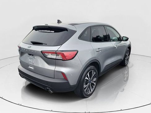 Used 2022 Ford Escape SE w/ SE Sport Appearance Package FWD image 32