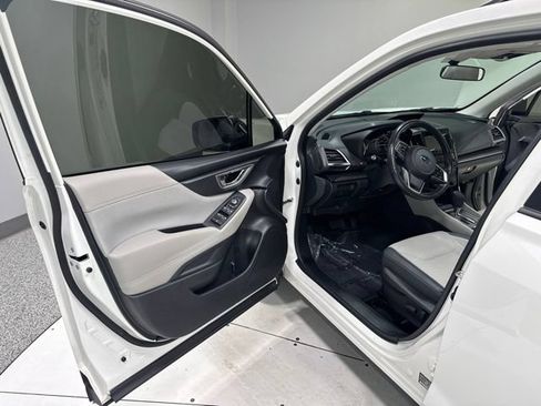 Used 2019 Subaru Forester Premium w/ All-Weather Package AWD/4WD image 10