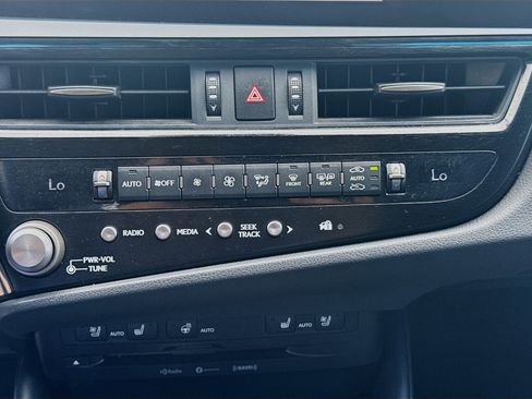 Used 2022 Lexus ES 350 w/ Premium Package FWD image 14
