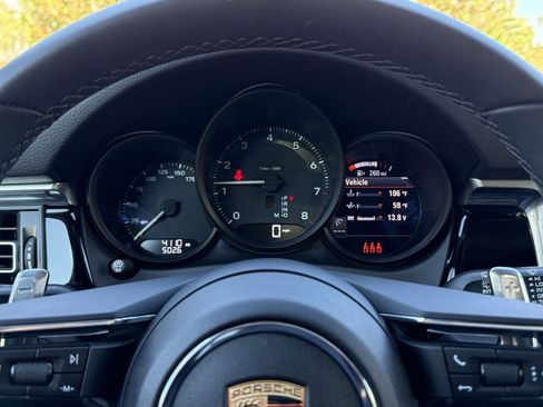 Used 2025 Porsche Macan image 16