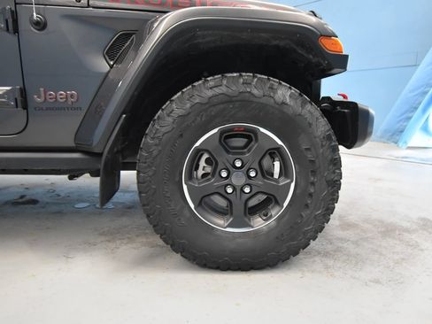 Used 2021 Jeep Gladiator Rubicon AWD/4WD image 36