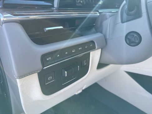 Used 2024 Cadillac Escalade ESV Sport Platinum AWD/4WD image 23