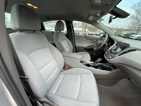 Used 2022 Chevrolet Malibu LT image 30
