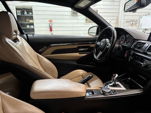 Used 2016 BMW M4 Convertible RWD image 27