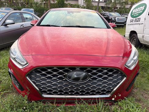 Used 2018 Hyundai Sonata SEL w/ Tech Package 04 FWD image 2