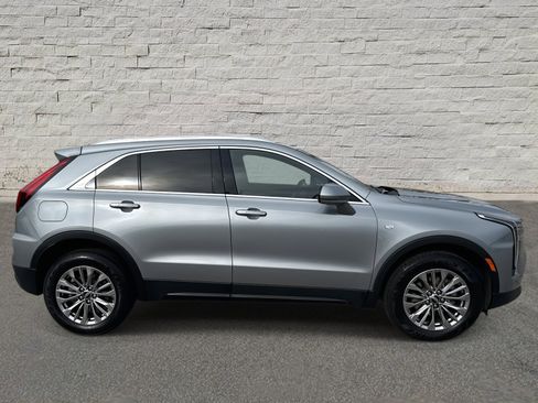 Used 2025 Cadillac XT4 Premium Luxury image 4
