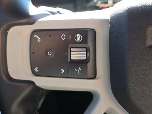 Used 2024 Land Rover Defender 110 X-Dynamic SE image 31