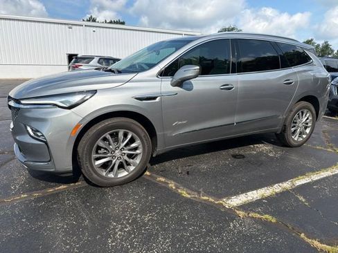 Used 2024 Buick Enclave Avenir w/ Avenir Technology Package FWD image 7