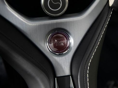 Used 2024 McLaren 750S Spider RWD image 26