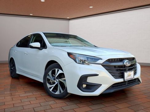 Used 2025 Subaru Legacy Premium AWD/4WD image 3