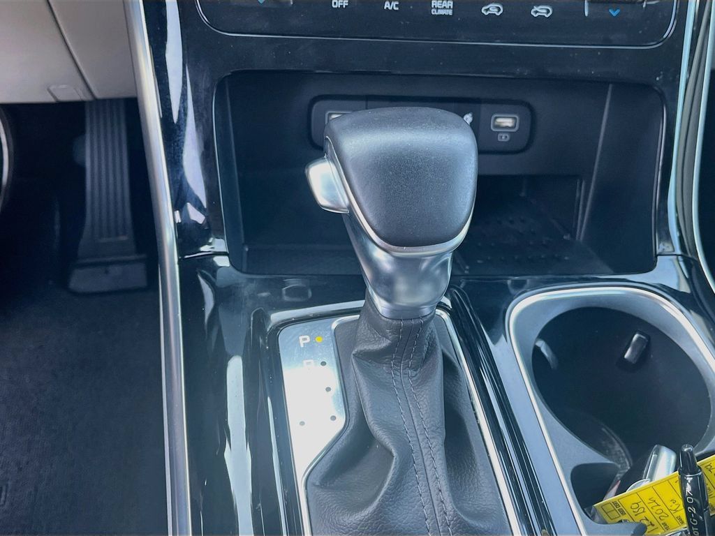 Used 2024 Kia Carnival SX FWD image 17