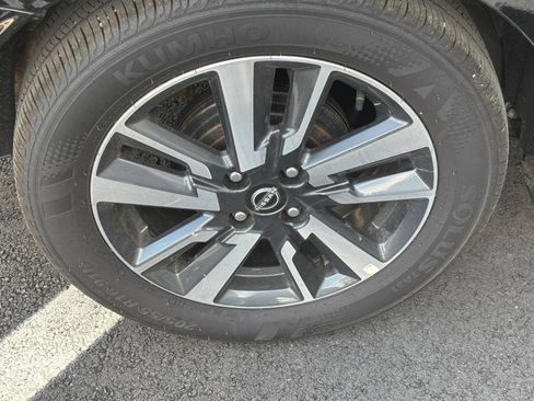 Used 2025 Nissan Versa SV FWD image 24