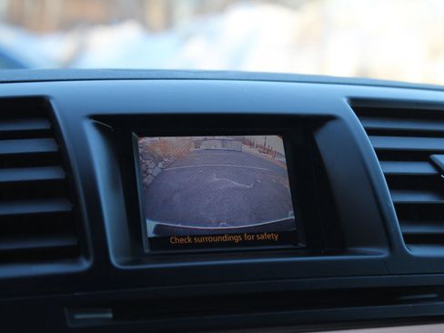 Used 2011 Toyota Highlander Hybrid w/ Cold Weather Pkg image 34