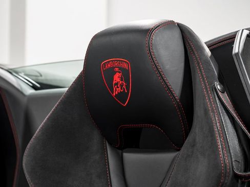 Used 2019 Lamborghini Huracan LP 580-2 image 20