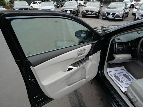 Used 2015 Toyota Camry LE FWD image 14