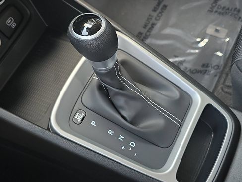 Used 2026 Hyundai Venue SE FWD image 20