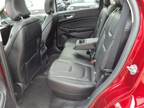Used 2019 Ford Edge Titanium w/ Cold Weather Package AWD/4WD image 13