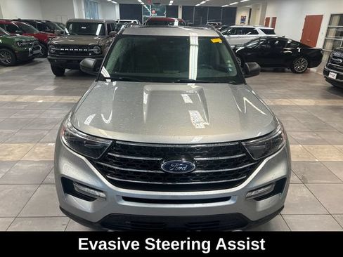 Used 2020 Ford Explorer XLT w/ Equipment Group 202A AWD/4WD image 18