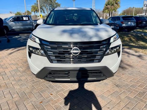 Used 2025 Nissan Rogue SV AWD/4WD image 9