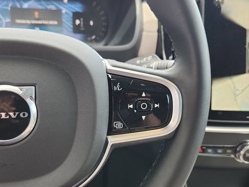 New 2026 Volvo XC90 B6 Plus w/ Protection Package Premier AWD/4WD image 18