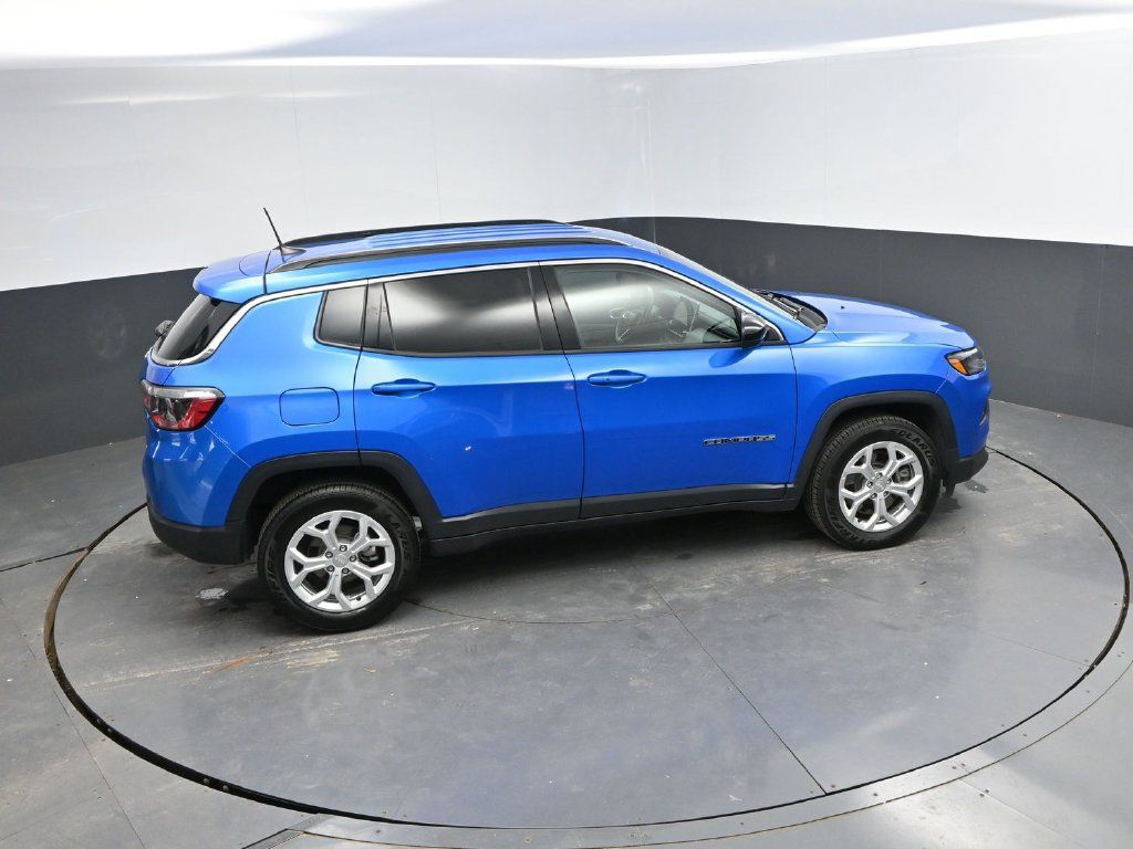 Used 2024 Jeep Compass Latitude AWD/4WD image 31