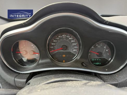 Used 2012 Dodge Avenger SE FWD image 11