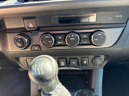 Used 2021 Toyota Tacoma TRD Off-Road w/ Technology Package AWD/4WD image 30
