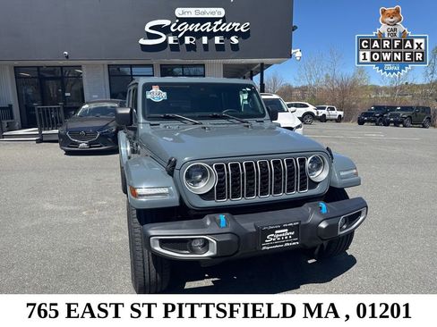 Used 2024 Jeep Wrangler Unlimited Sahara w/ Technology Group AWD/4WD image 1