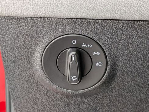 Certified 2023 Volkswagen Taos SE image 25