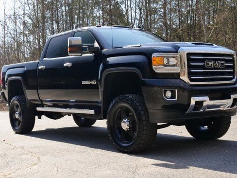 Used 2017 GMC Sierra 2500 SLT image 4