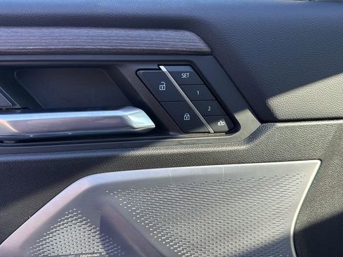 Used 2024 GMC Acadia Denali w/ Super Cruise Package image 29