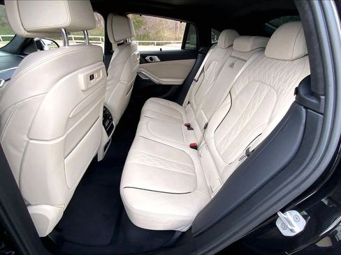 Used 2022 BMW X6 M50i w/ Executive Package image 21